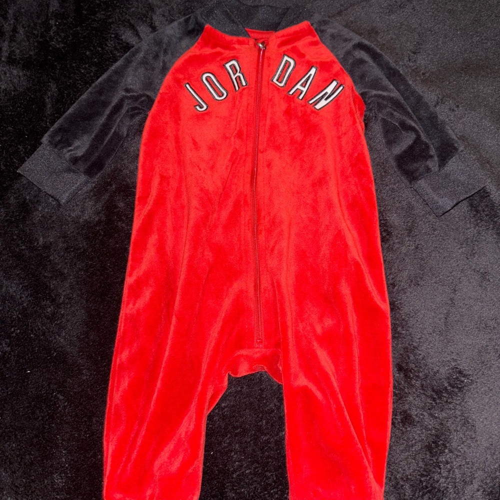 Jordan Kids Red and Black Footie